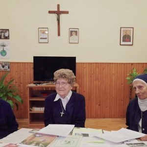 DOMBÓVÁR ELISMERT KÖZÖSSÉGE DÍJAT KAPTAK AZ ORSOLYITA NŐVÉREK