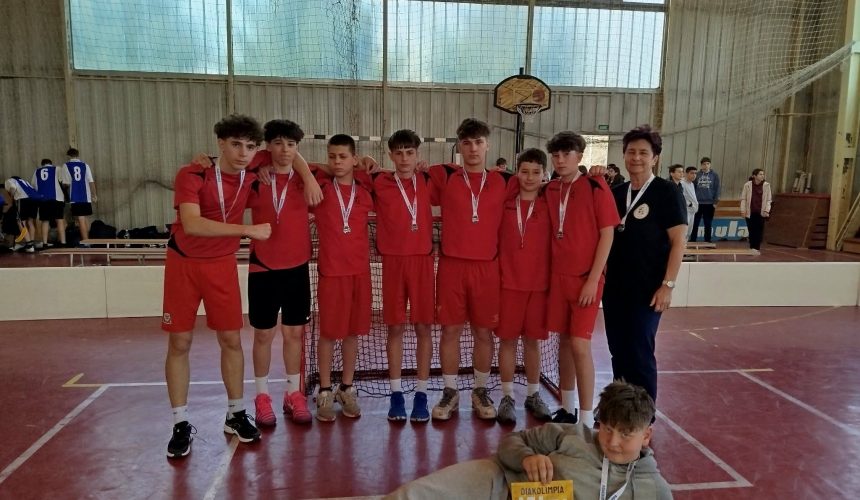 Remek Szent Orsolyás teljesítmények, csillogó érmek Unihoki sportágban Remek Szent Orsolyás teljesítmények, csillogó érmek Unihoki sportágban