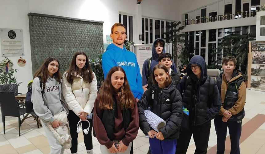 Szép sikerek a szentesi országos úszó diákolimpián Szép sikerek a szentesi országos úszó diákolimpián